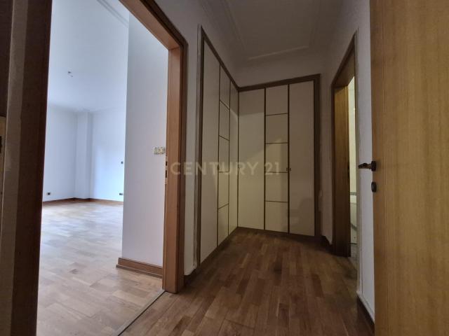 Apartamento T2 com piscina no centro de Vila Franca de Xira