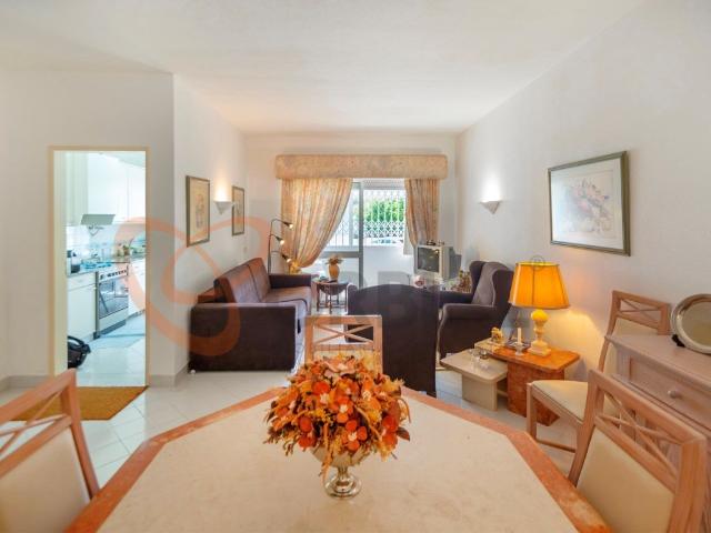 Apartamento T2 com Piscina Privada em Albufeira 90m² Albufeira e Olhos de Água