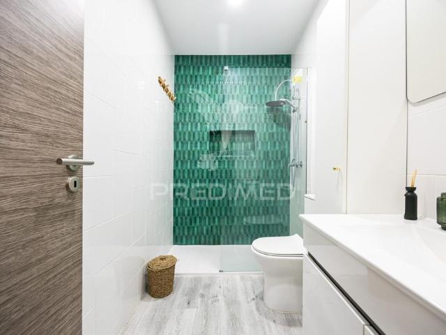 Apartamento t2 com quintal e terraço – cova da piedade, almada
