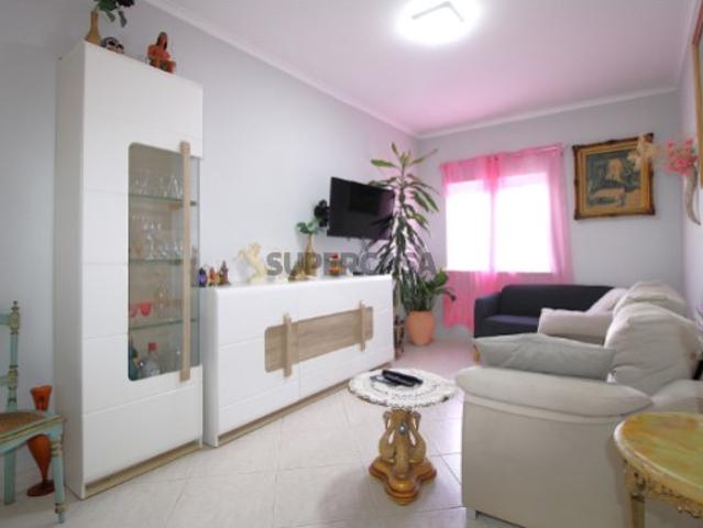Apartamento T2 com quintal na baixa da Fuzeta!