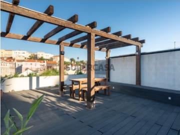 Apartamento T2 com rooftop e terraço junto à Avenida da Liberdade