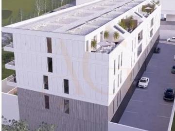 Apartamento T2 com terraço, varanda no último andar, em Port. 96m² Portimão