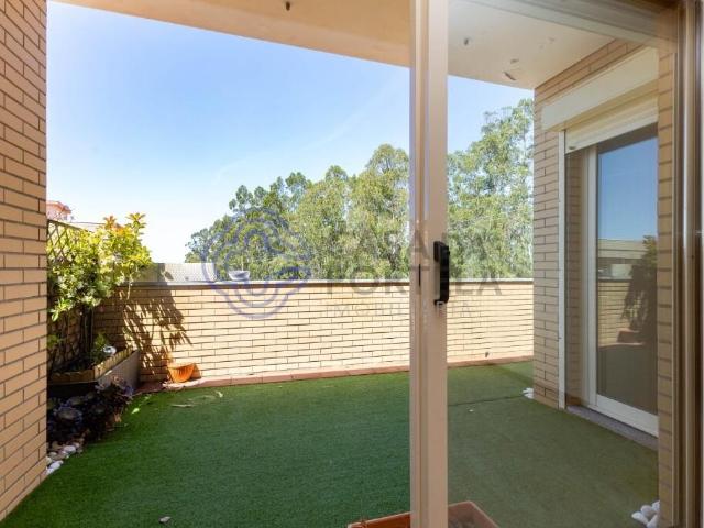 Apartamento T2 com Terraço, Varanda e Escritório em São João de Ver