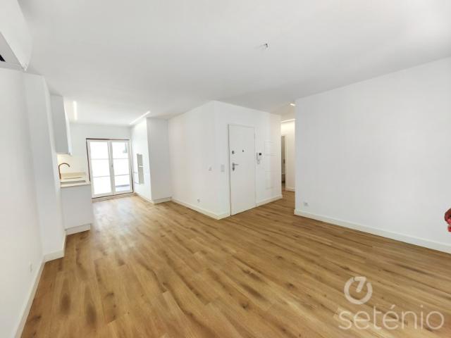 Apartamento T2 com terraço a estrear, junto à Avenida da Liberdade