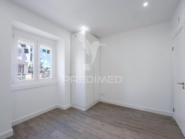 Apartamento T2 com Terraço Amadora Venda junto Metro