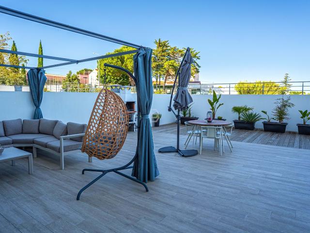 Apartamento T2 com terraço de 100m², 2 lugares de estacionamento e arrecadação Santo Antão do Tojal, Loures