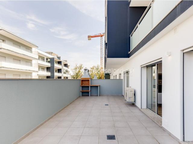 Apartamento T2 com Terraço e Box | Leiria