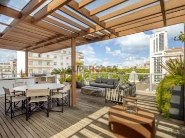 Apartamento T2 com terraço e estacionamento