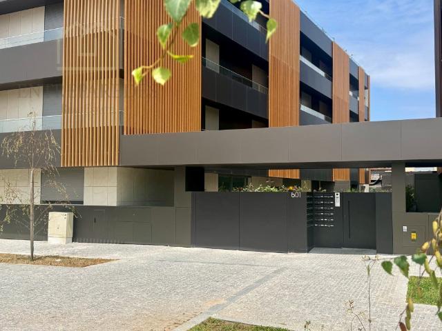 Apartamento T2 com terraço e garagem no centro de Espinho pa. 118m² Espinho
