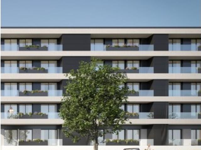 Apartamento T2 com Terraço em Condomínio Fechado na Avenida da Conduta em Gondomar