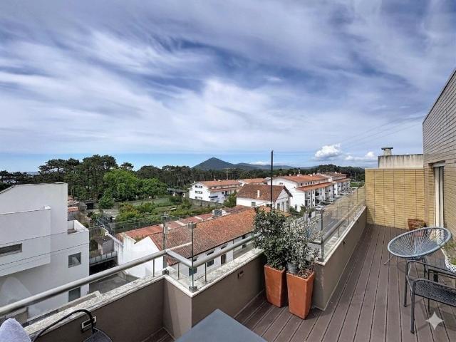 Apartamento T2 com terraço, garagem e vistas mar 56m² Moledo e Cristelo