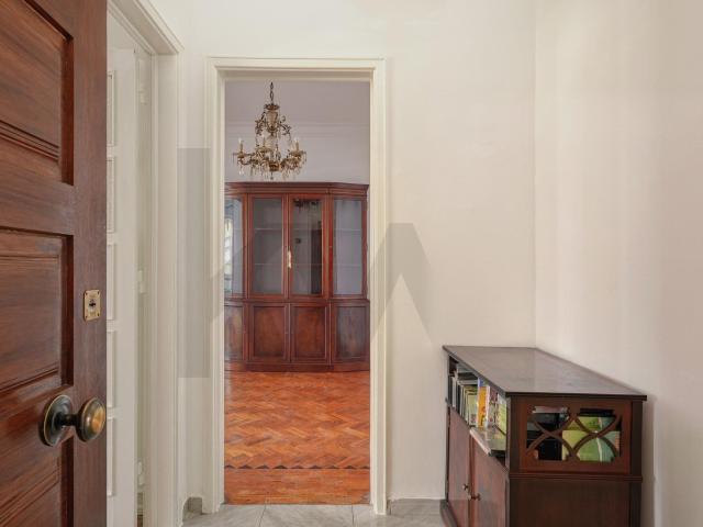 Apartamento T2 com terraço na Estrada de Benfica 80m² Benfica