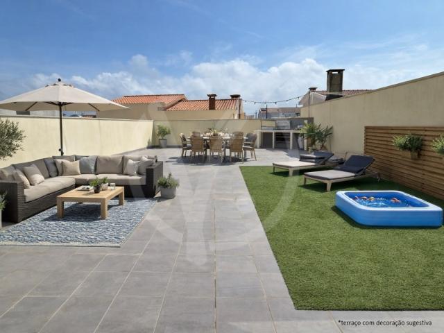Apartamento T2 com terraço na primeira linha da praia em Aver o Mar