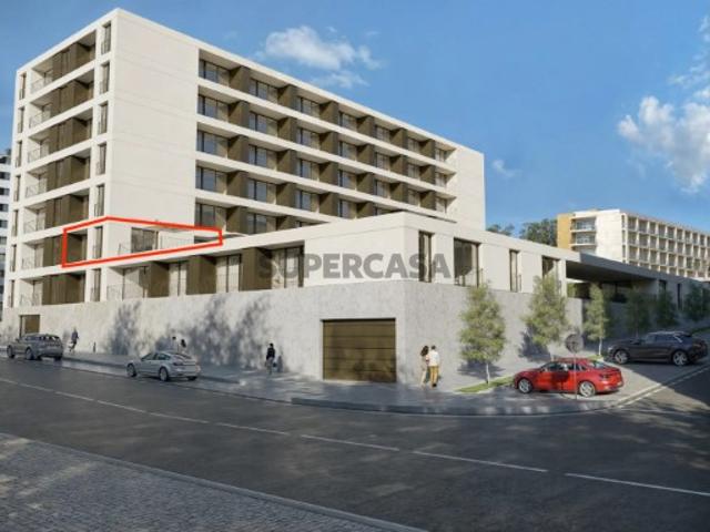 Apartamento T2 com terraço, no Parque Sinçães