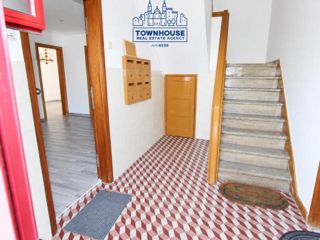 Apartamento T2 com terraço perto do centro de Vila Franca de Xira