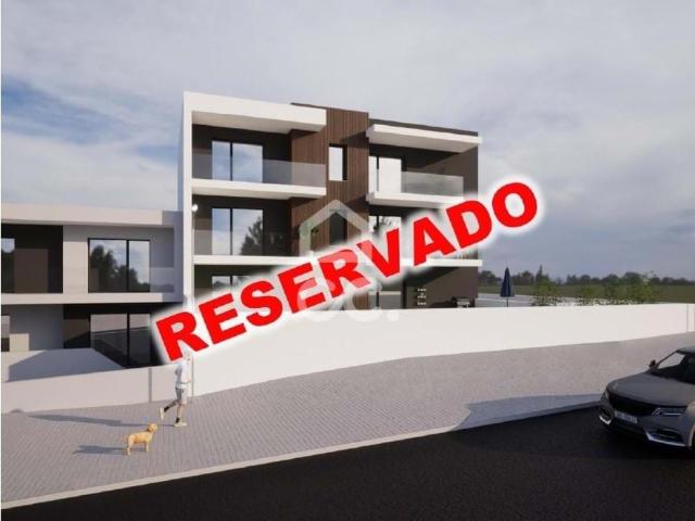 Apartamento T2 com terraço privativo, Caldas da Rainha