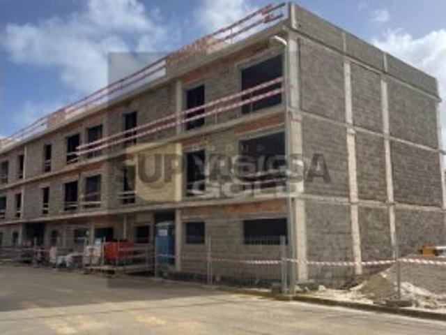 Apartamento T2 com varanda