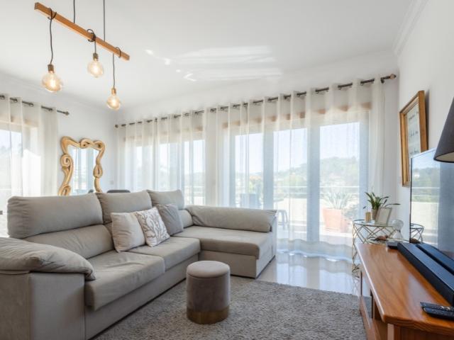 Apartamento T2 com Varanda, Terraço e Garagem Coimbra