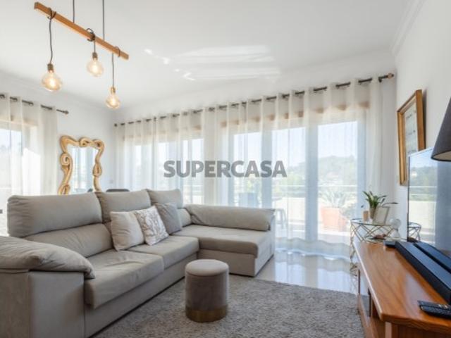 Apartamento T2 com Varanda, Terraço e Garagem Coimbra