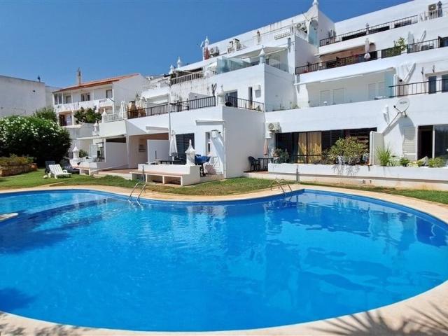 Apartamento T2 com varanda, Terraço Privativo, jardim e Pisc. 106m² Albufeira e Olhos de Água
