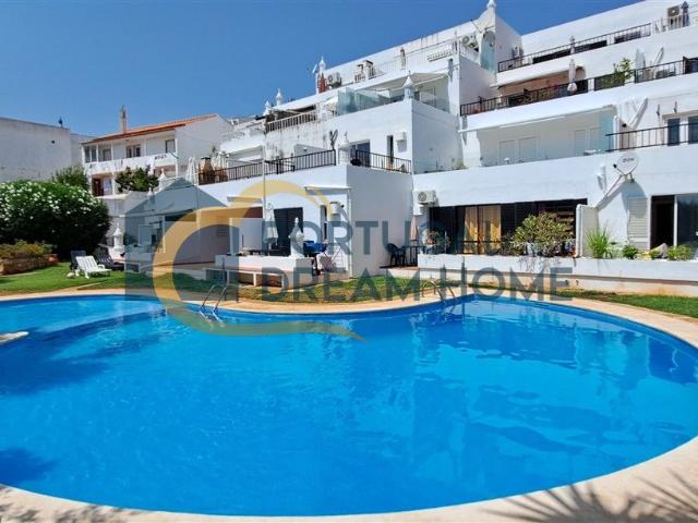 Apartamento T2 com varanda, Terraço Privativo, jardim e Piscina em Albufeira