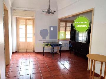 Praça Sacadura Cabral, Moura e Santo Amador, Moura, Distrito de Beja