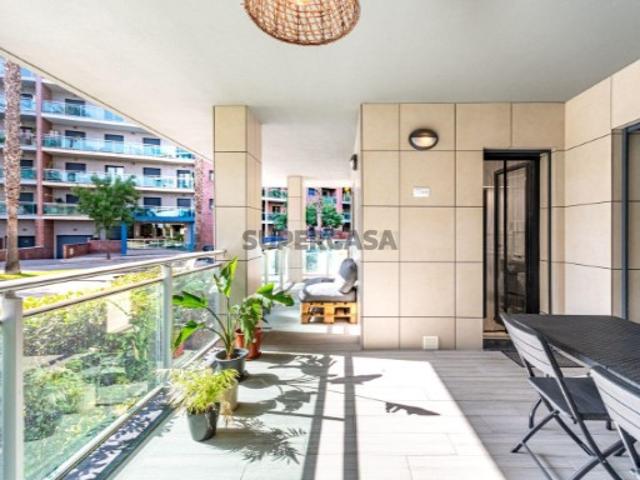 Apartamento T2 com Varanda de 27 m² e Box | Malvarosa Alverca