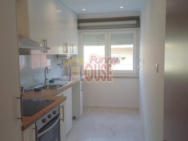 Apartamento T2 com Varanda e Arrecadação