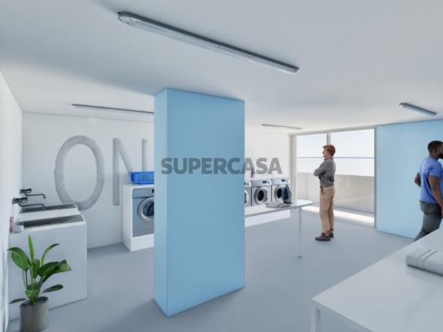 Apartamento T2 com varanda e estacionamento na Quinta da Moreira