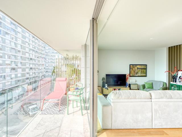 Apartamento T2 com varanda e estacionamento nas Amoreiras, Lisboa