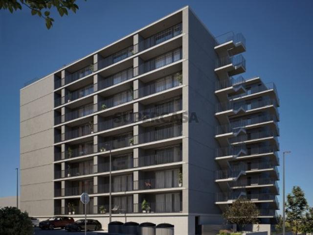 Apartamento T2 com varanda e estacionamento em novo empreendimento, Gaia