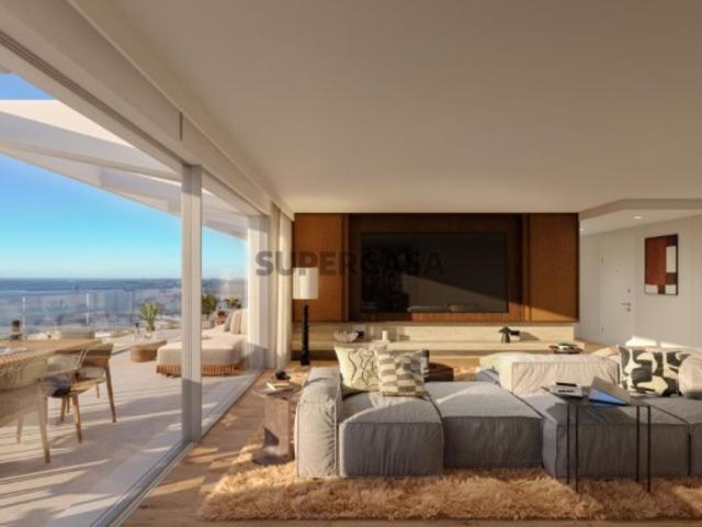 Apartamento T2 com varanda e estacionamento em Vila Nova de Gaia
