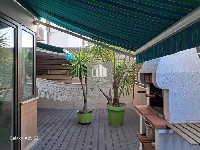 Apartamento T2 com varanda e Terraço