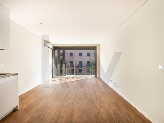 Apartamento T2 com varanda, em Vila Nova de Gaia
