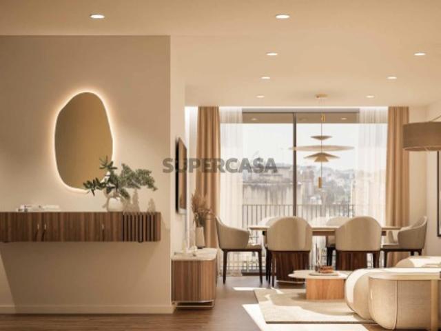 Apartamento T2 com varanda, em condomínio com piscina e jardim