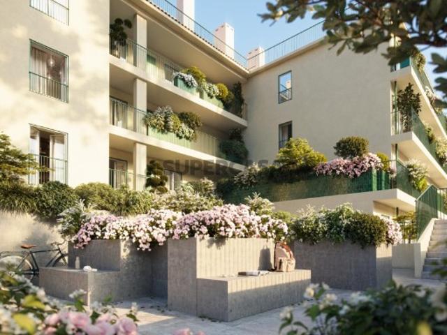 Apartamento T2, com varanda, em novo empreendimento, na Amadora