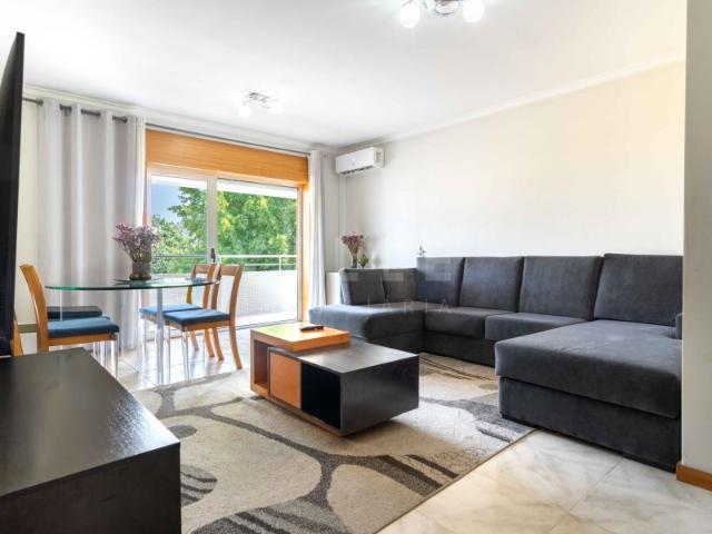 Apartamento T2 com varanda, garagem e arrumos São Mamede do Coronado, Trofa