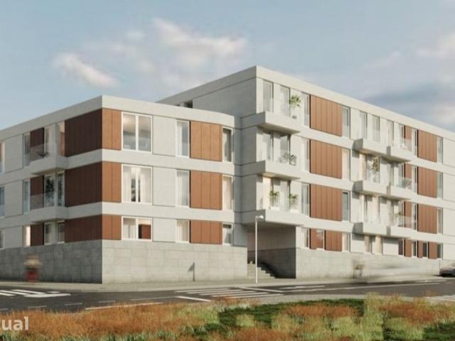 Apartamento T2 com varanda junto ao Polo Universitário no Porto