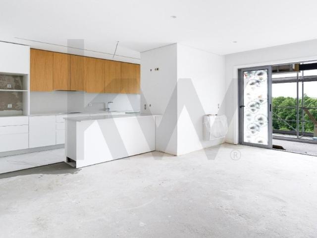 Apartamento T2 com varanda localizado no empreendimento Alta. 101m² Cidade da Maia