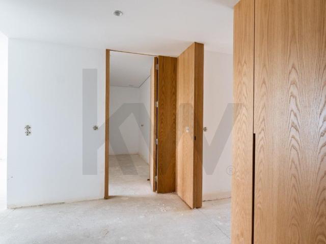 Apartamento T2 com varanda localizado no empreendimento Alta. 97m² Cidade da Maia