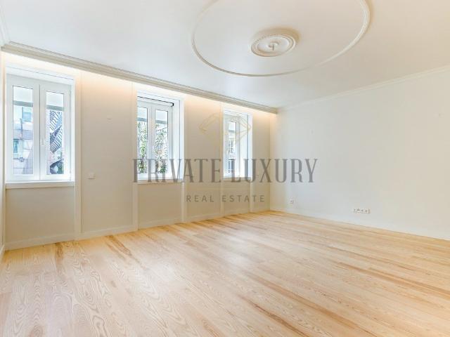 Apartamento T2 com varanda nas Avenidas Novas 94m² Avenidas novas