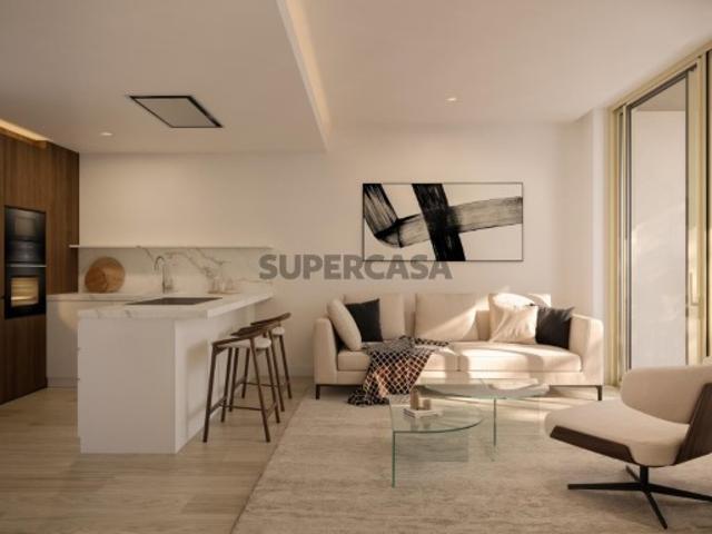 Apartamento T2 com varanda no Belas Clube de Campo