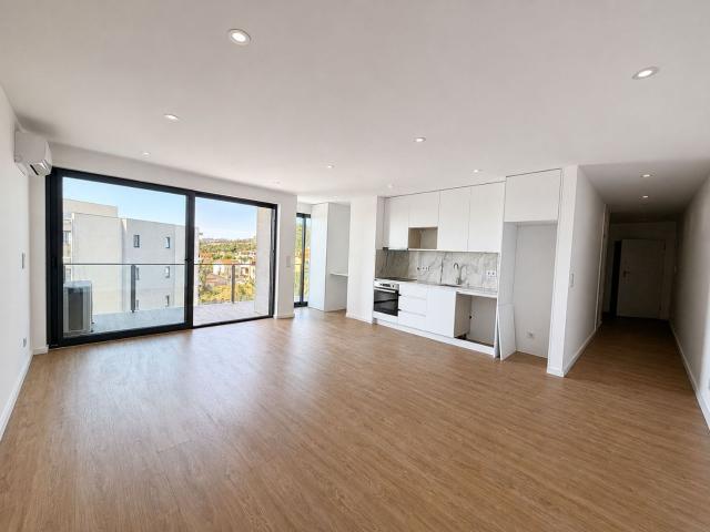 Apartamento T2 com Varanda | Novo
