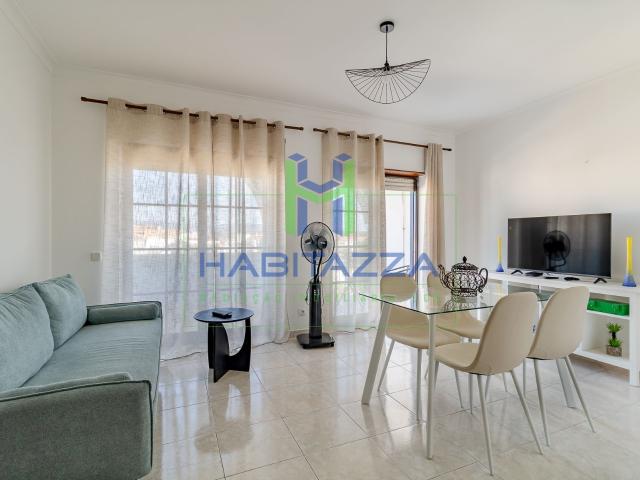 Apartamento T2 com varanda para arrendamento TEMPORÁRIO Parchal