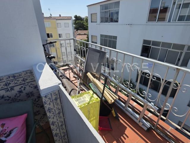 Apartamento T2 com varanda privada
