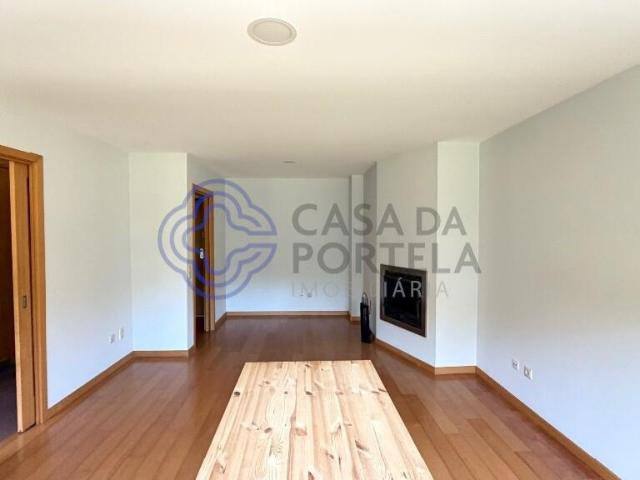 Apartamento T2 com Varanda, Suite e Cozinha Equipada a 2min do centro dos Carvalhos