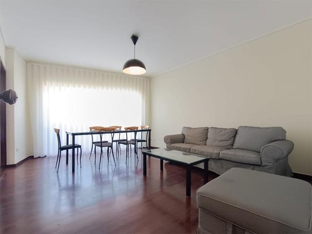 Apartamento T2 com varandas e lugar de garagem em S. Vítor em Braga para arrendamento
