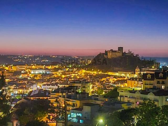 Apartamento T2 mobilado com vista Castelo