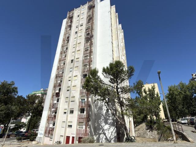 Apartamento T2 com Vista Desafogada | Tapada das Mercês, Algueirão Mem Martins
