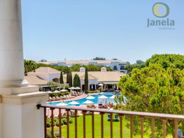 Apartamento T2 com Vista Jardim e Golfe 145m² Albufeira e Olhos de Água
